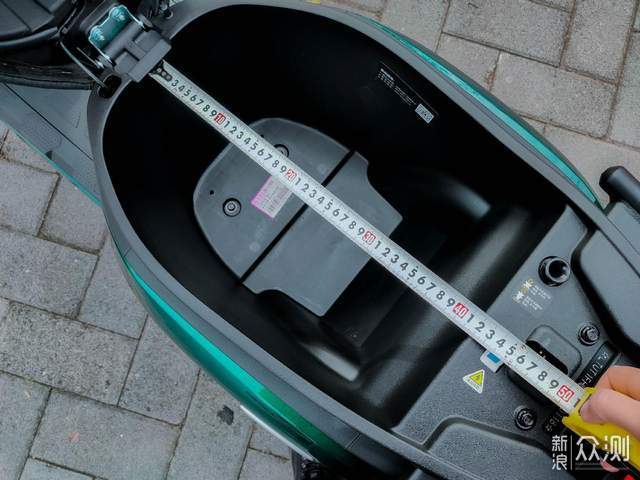 號稱優化N系列所有短板,九號M95C電摩評測_新浪眾測