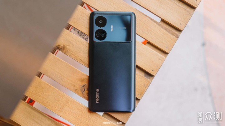 高性能巨大容量スマホ(16GB/1TB)真我 Realme GT Neo5 SE RICOH GRとのコラボカメラ搭載スマートフォン「realme GT8」中国で発表