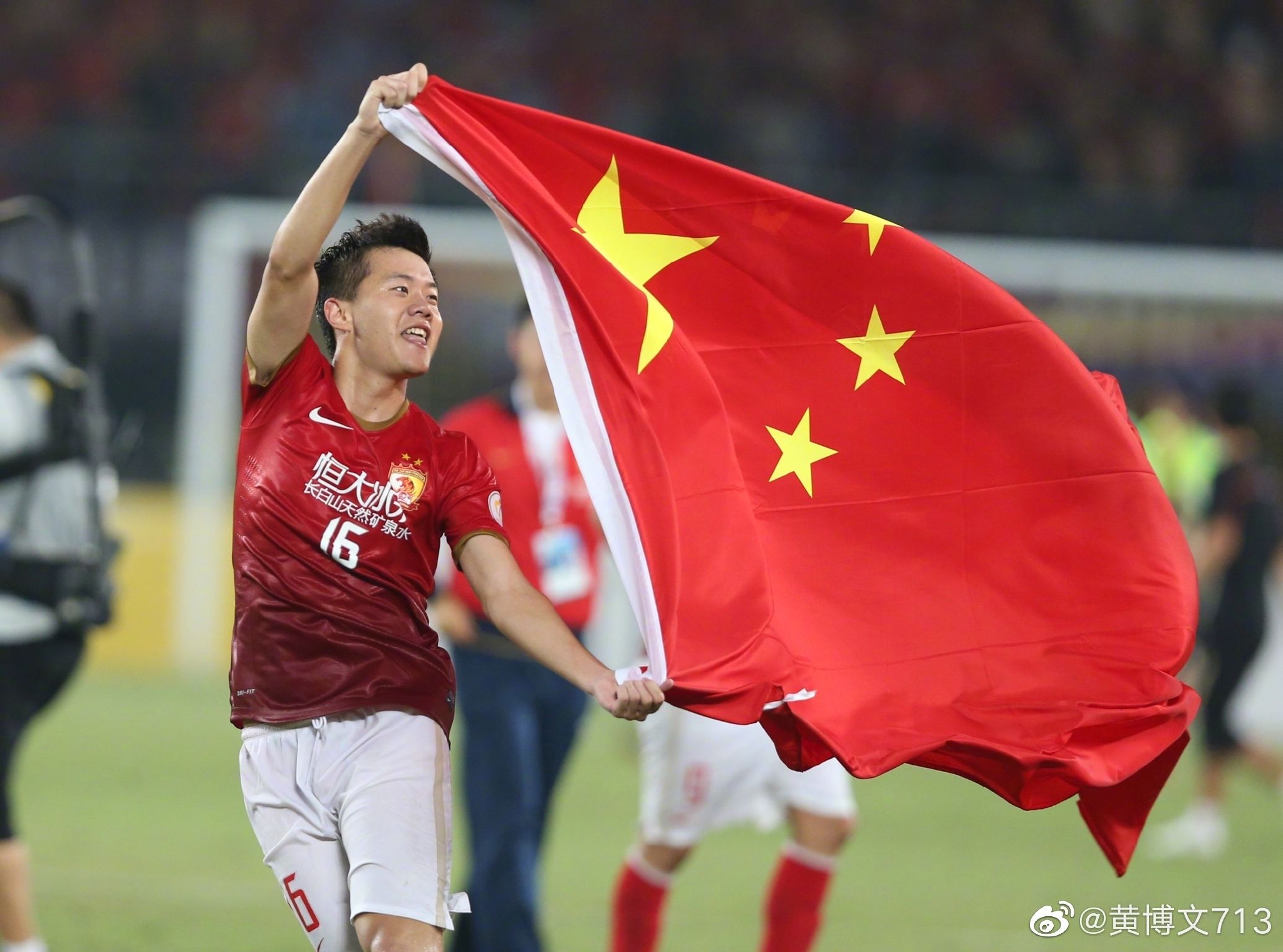前国脚黄博文宣布退役：跟国安球迷说声对不起