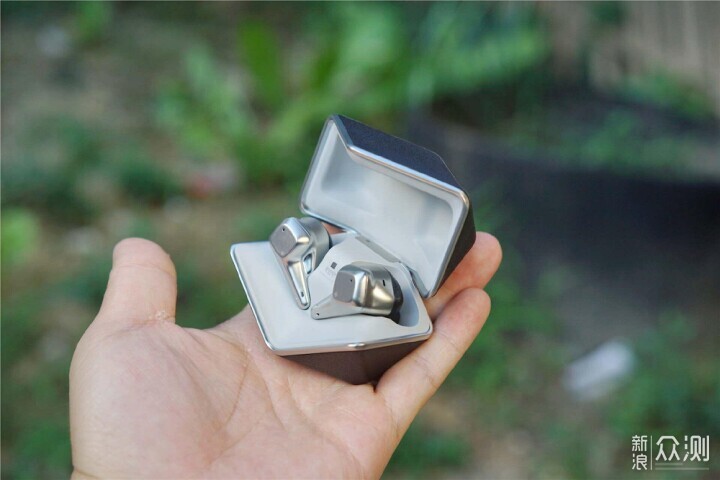 真無線耳機大殺器!HIFIMAN無線版天鵝有點頂_新浪眾測