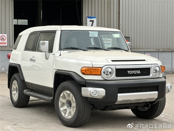 23款丰田FJ酷路泽58万起4.0L现车足