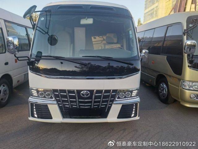 丰田考斯特12座豪华版现车定制价格美丽