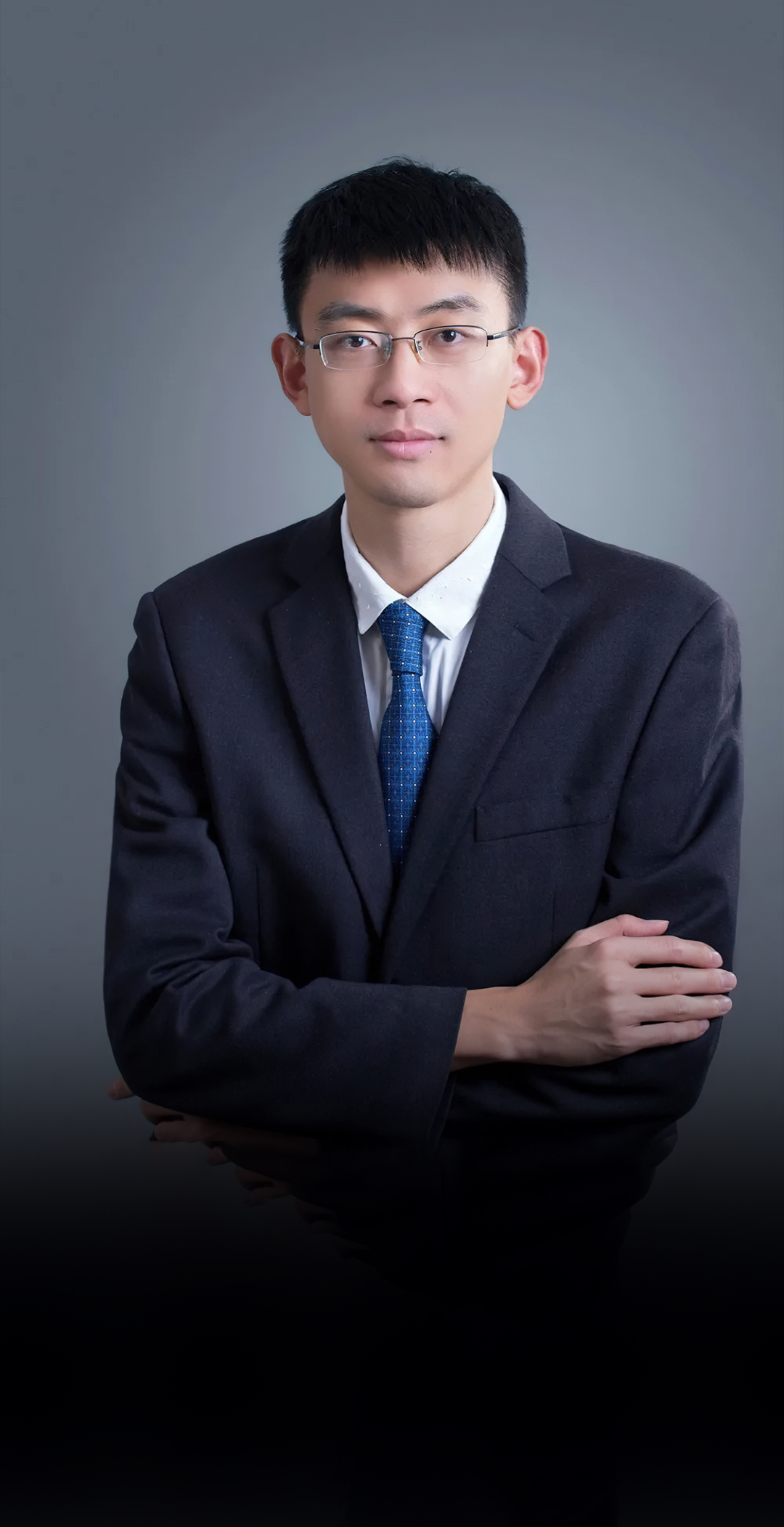 信达澳亚基金造神冯明远，一人养活全公司！借“盛名”狂发基金，两年管理费收了20亿，基民亏了15亿