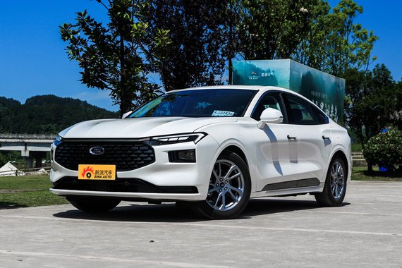 上班族喜欢，外观时尚性能表现好，福特蒙迪欧全国14.10万起