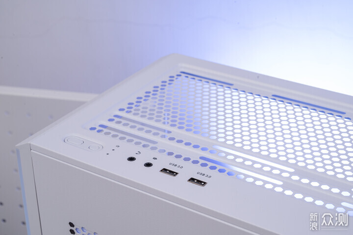 299就能入住的海景房,鑫穀無界1機箱_新浪眾測
