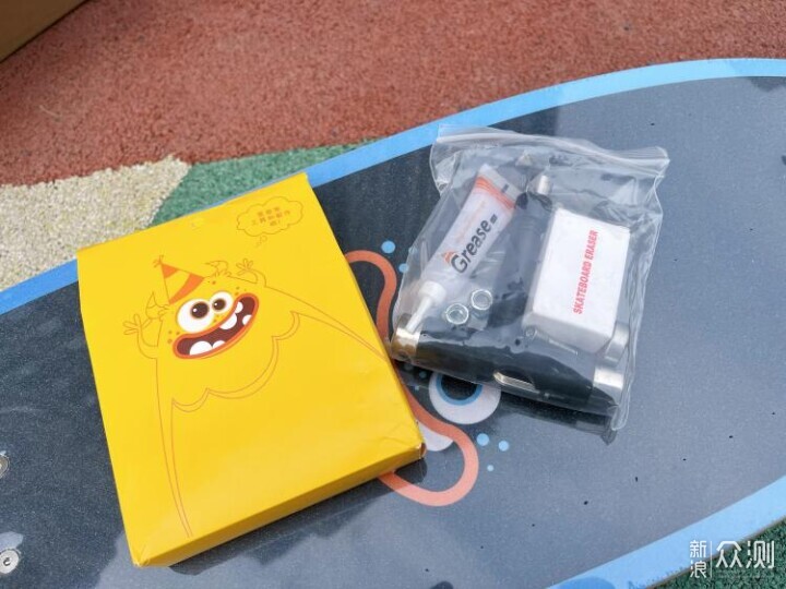新手入門第一塊FED陸地衝浪板!體驗海上衝浪_新浪眾測