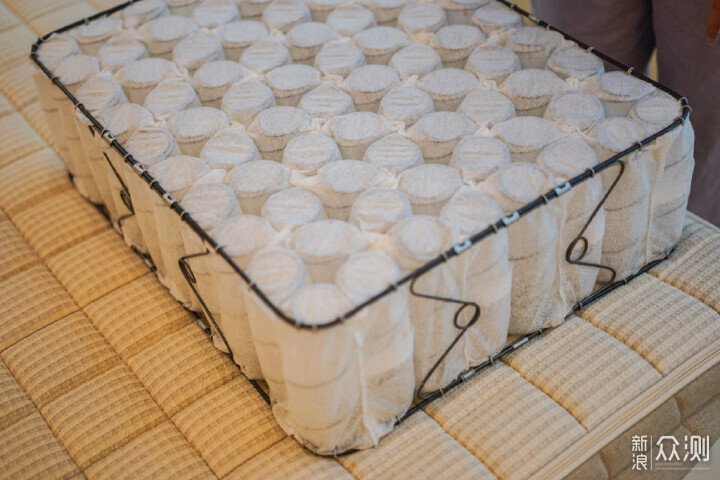 國內最好的床墊DIY，兩年後重新體驗線下定製_新浪眾測