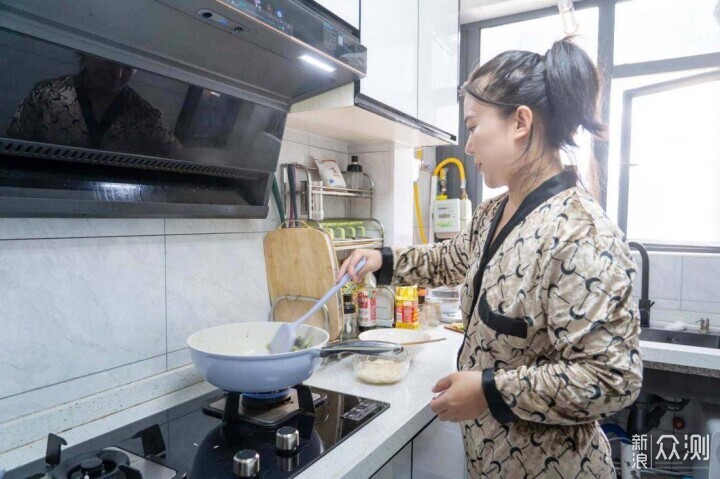 多功能零氟氧吧鍋評測：有顏值，更有黑科技_新浪眾測