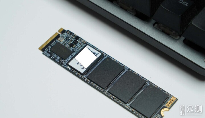 给笔记本扩容,入手铭瑄电竞之心PCIe4.0 SSD_新浪众测