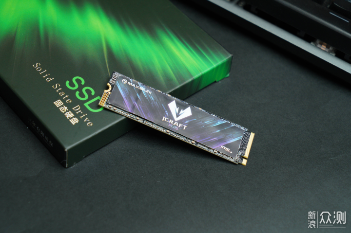 给笔记本扩容,入手铭瑄电竞之心PCIe4.0 SSD_新浪众测