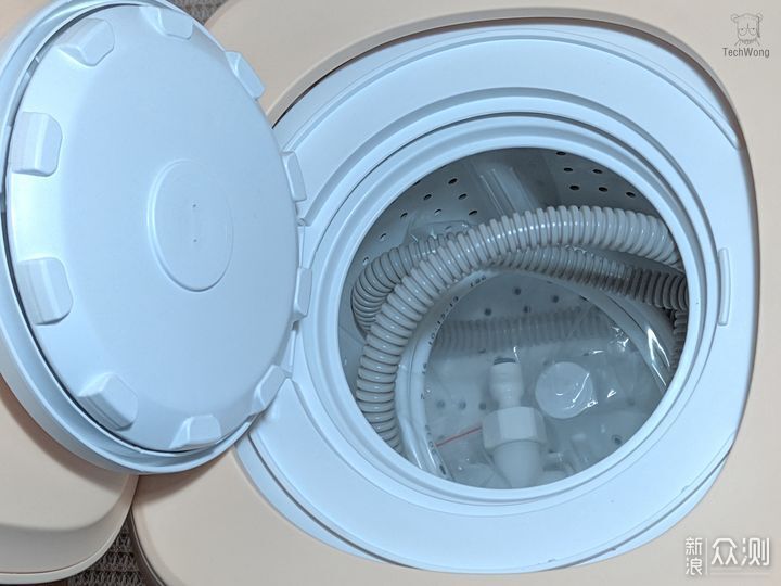 告別手洗內衣內褲，這台迷你洗衣機簡直太方便_新浪眾測