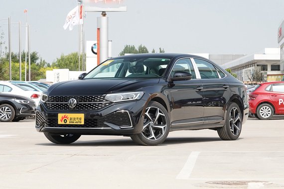 还在纠结买啥车？不如看看大众帕萨特，全国最高直降3.58万