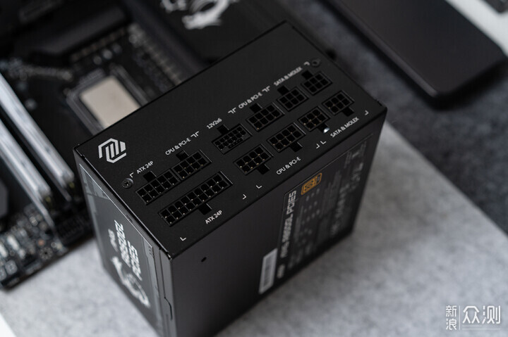 微星 MEG Z790 ACE MAX 開箱評測_新浪眾測