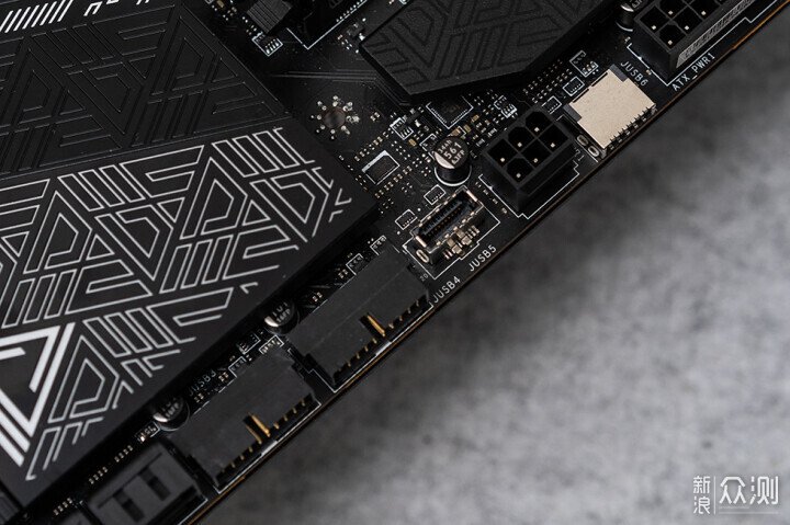 微星 MEG Z790 ACE MAX 開箱評測_新浪眾測