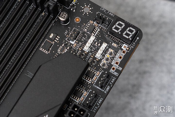 微星 MEG Z790 ACE MAX 開箱評測_新浪眾測