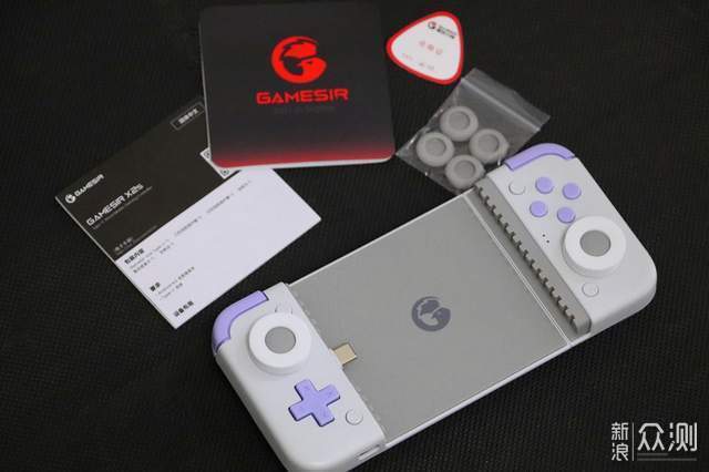 手機搖身變身掌機?蓋世小雞X2s遊戲手柄開玩_新浪眾測