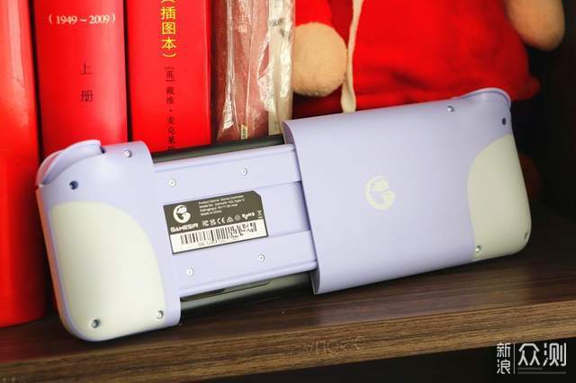 手機搖身變身掌機?蓋世小雞X2s遊戲手柄開玩_新浪眾測