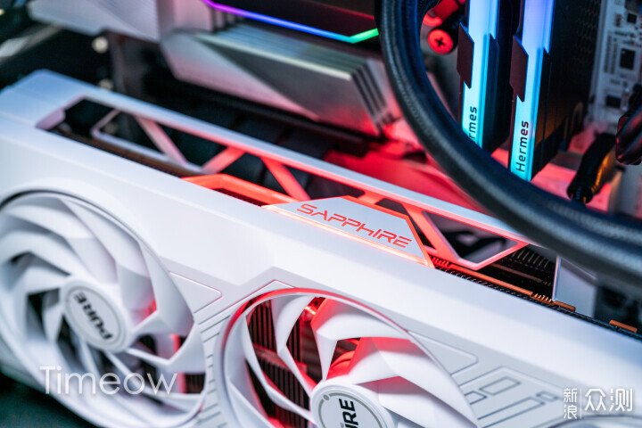 3000元顯卡王者-藍寶石RX 7700 XT極地版評測_新浪眾測