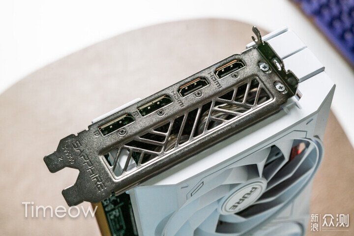 3000元顯卡王者-藍寶石RX 7700 XT極地版評測_新浪眾測