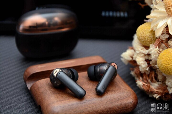 xMEMS固態揚聲器,創新Aurvana Ace2耳機開箱_新浪眾測