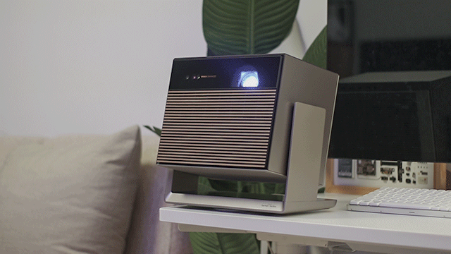 電視已成過去式！極米RS 10 Ultra典藏版開箱_新浪眾測