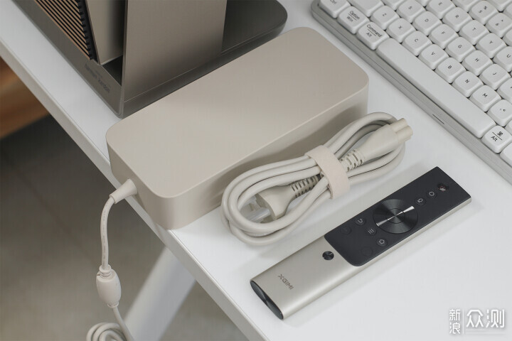 電視已成過去式！極米RS 10 Ultra典藏版開箱_新浪眾測