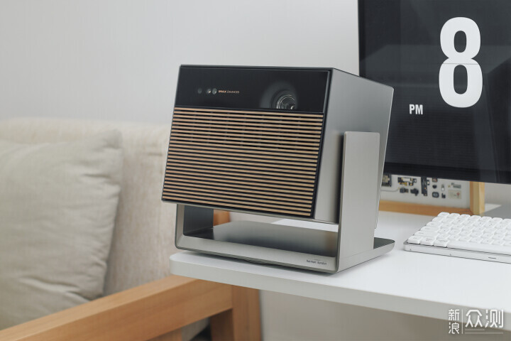 電視已成過去式！極米RS 10 Ultra典藏版開箱_新浪眾測