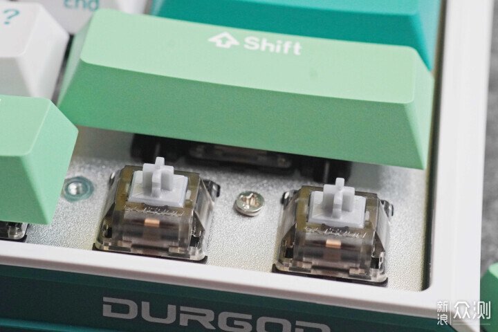 杜伽K330W PLUS，61鍵佈局，定製晶軸手感極佳_新浪眾測