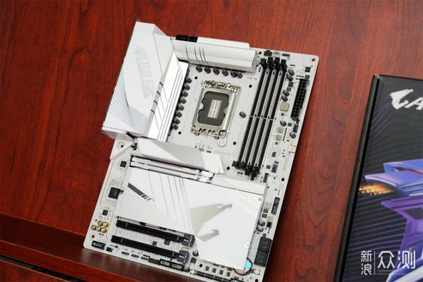純白設計,實力全開,技嘉Z790冰雕X主板分享_新浪眾測