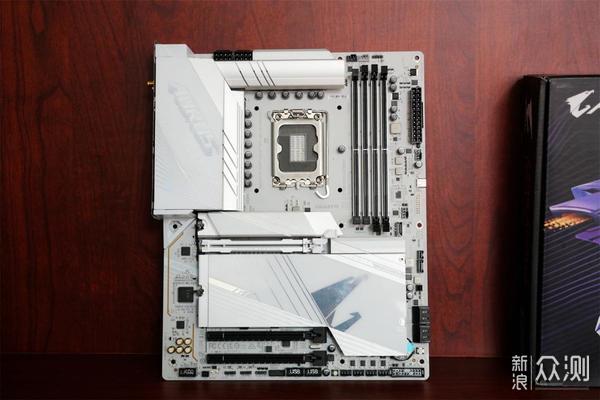 純白設計,實力全開,技嘉Z790冰雕X主板分享_新浪眾測