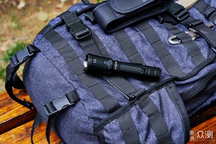 專業、快反,凱瑞茲XT11GT Pro戰術手電上手_新浪眾測