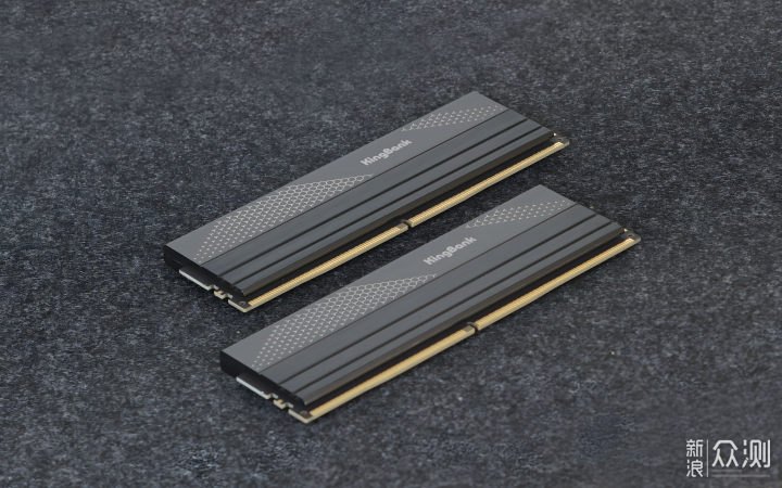 金百達星刃DDR5 7200MHz，輕鬆超至8000MHz！_新浪眾測