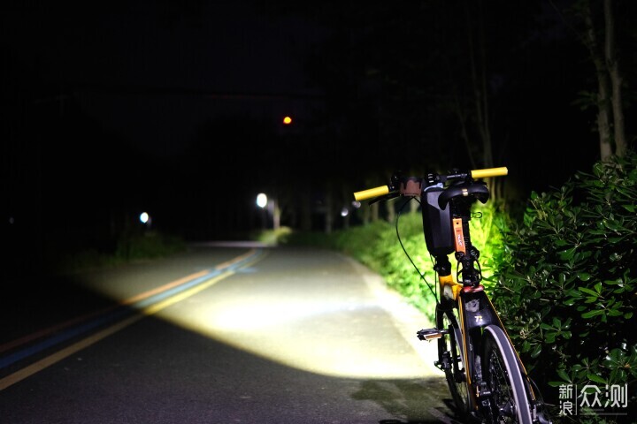 又是一年夜騎時，邁極炫CBL1600X照亮晚間的路_新浪眾測