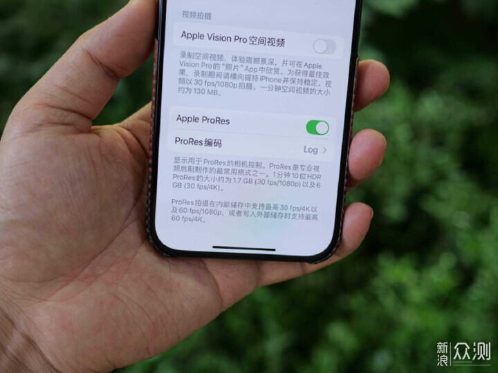 手機容量不夠？用佰維PD2000給iPhone擴容4TB_新浪眾測