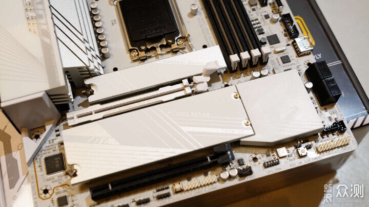 技嘉冰雕X B760M和金百達DDR5白刃32G超頻測試_新浪眾測
