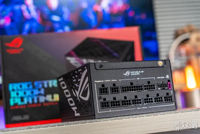 AsusROG STRIX白金雷鷹1000W氮化镓電源開箱_新浪眾測