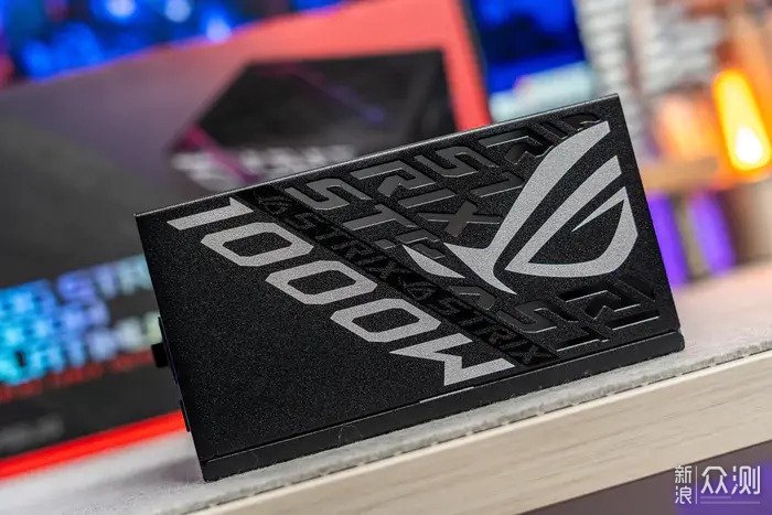 AsusROG STRIX白金雷鷹1000W氮化镓電源開箱_新浪眾測
