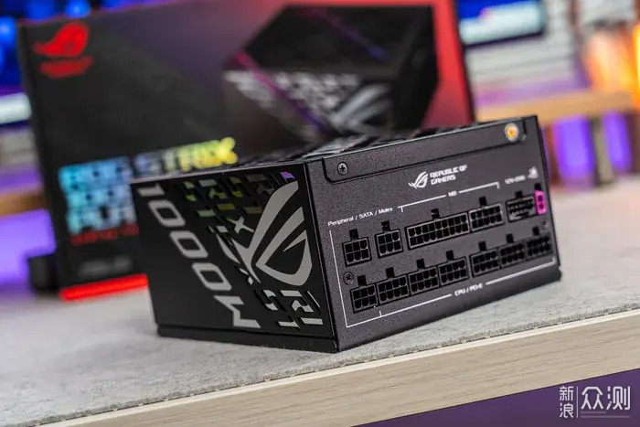 AsusROG STRIX白金雷鷹1000W氮化镓電源開箱_新浪眾測
