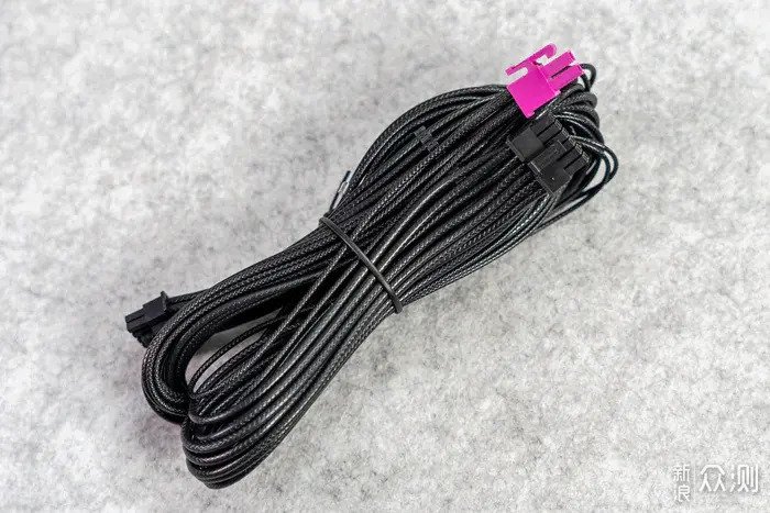 AsusROG STRIX白金雷鷹1000W氮化镓電源開箱_新浪眾測