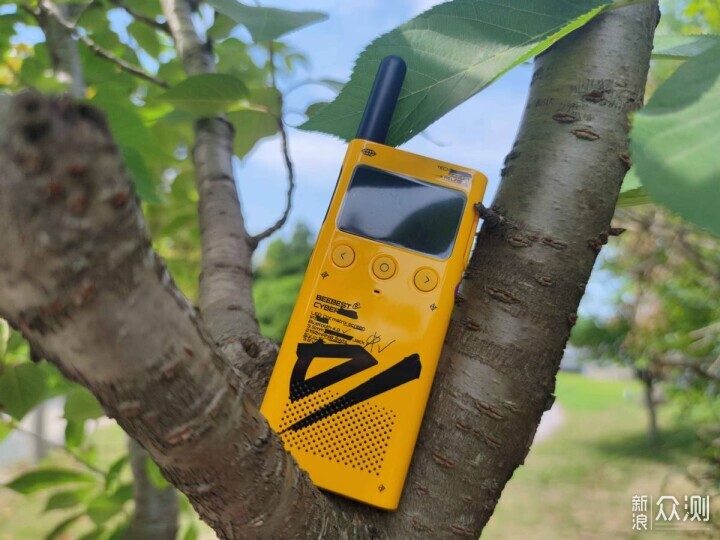 極蜂輕薄戶外對講機:探索未知,通訊無憂_新浪眾測