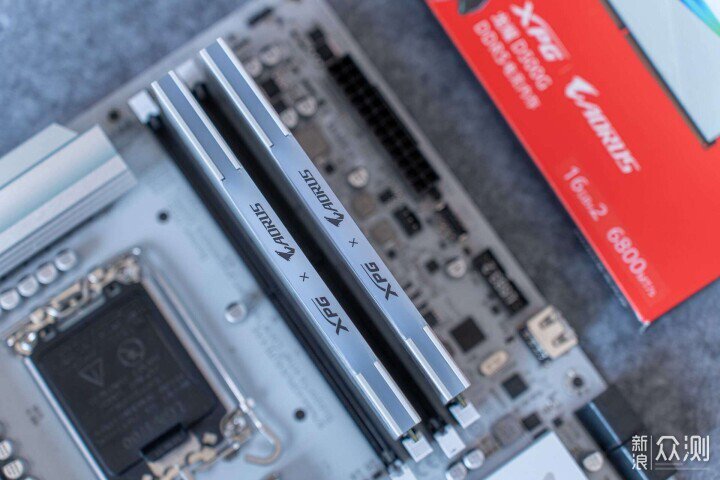 電競氛圍拉滿丨B760X冰雕+龍耀D500G超頻實戰_新浪眾測