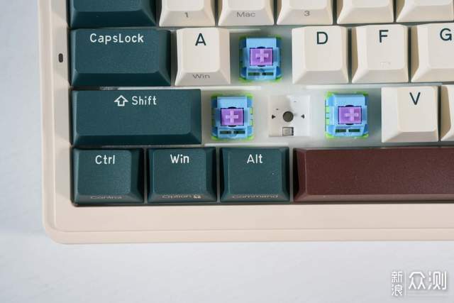 珂芝K98膠坨坨鍵盤——電競玩家的輕奢之選_新浪眾測