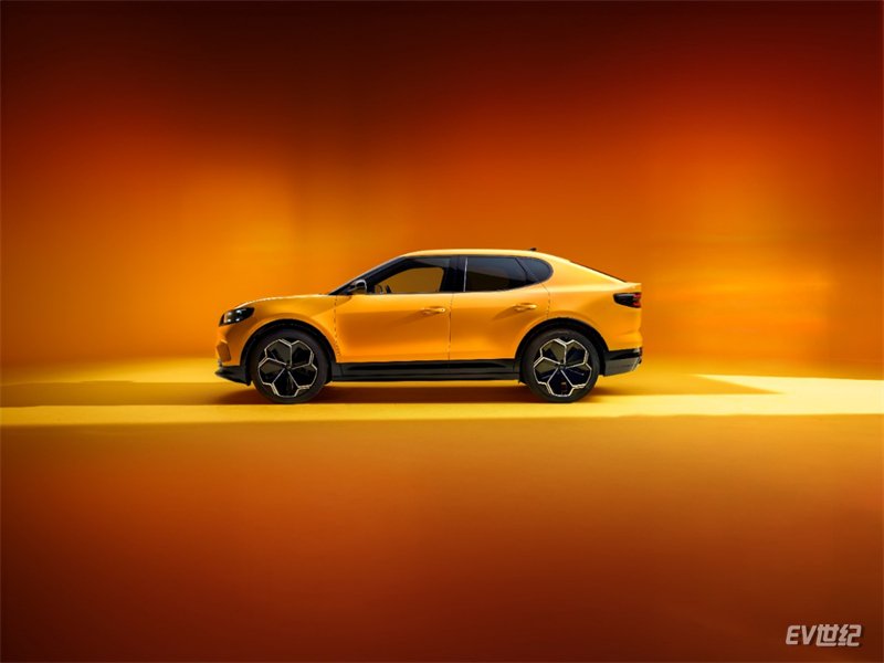 自有型格耀目登场，全新福特纯电Capri传奇归来