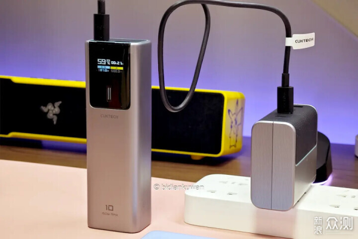出差人的充電寶,選什麼更好用?試試酷態科10號_新浪眾測