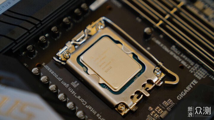 最強聯名!技嘉Z790電競雕X與威剛XPG白曜雕_新浪眾測