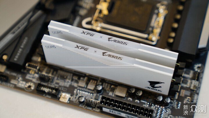 最強聯名!技嘉Z790電競雕X與威剛XPG白曜雕_新浪眾測