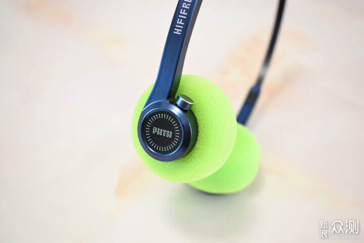 魔浪HiFiFree頭戴式藍牙耳機,再現復古魅力_新浪眾測