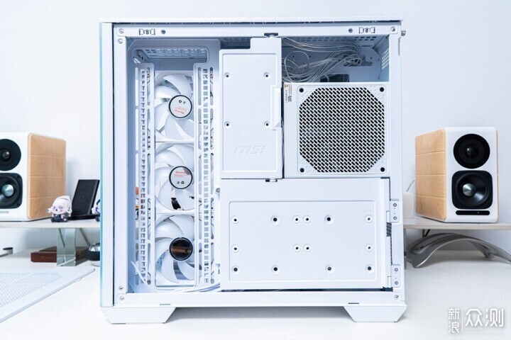 微星MAG PANO 100L PZ WHITE 白刃PLUS裝機_新浪眾測