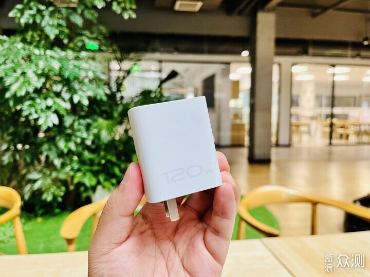淚目,iQOO Neo9S Pro是值得陪伴你青春的手機_新浪眾測