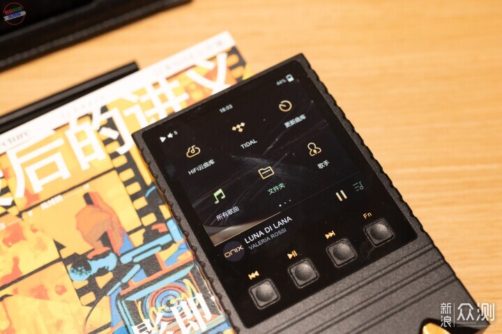 音樂播放器優雅之選，黑金ONIX Overture XM5_新浪眾測